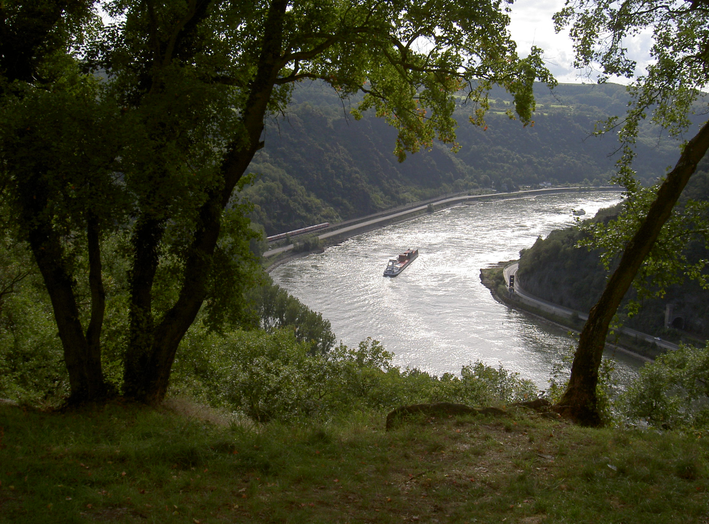 BÅTTUR OCH BESÖK PÅ ASBACH DESTILLERI